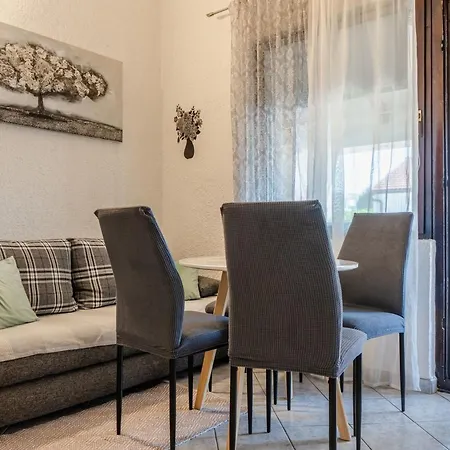 Santek 1 By Interhome Vir