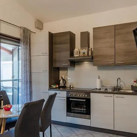 Santek 1 By Interhome Apartman Vir